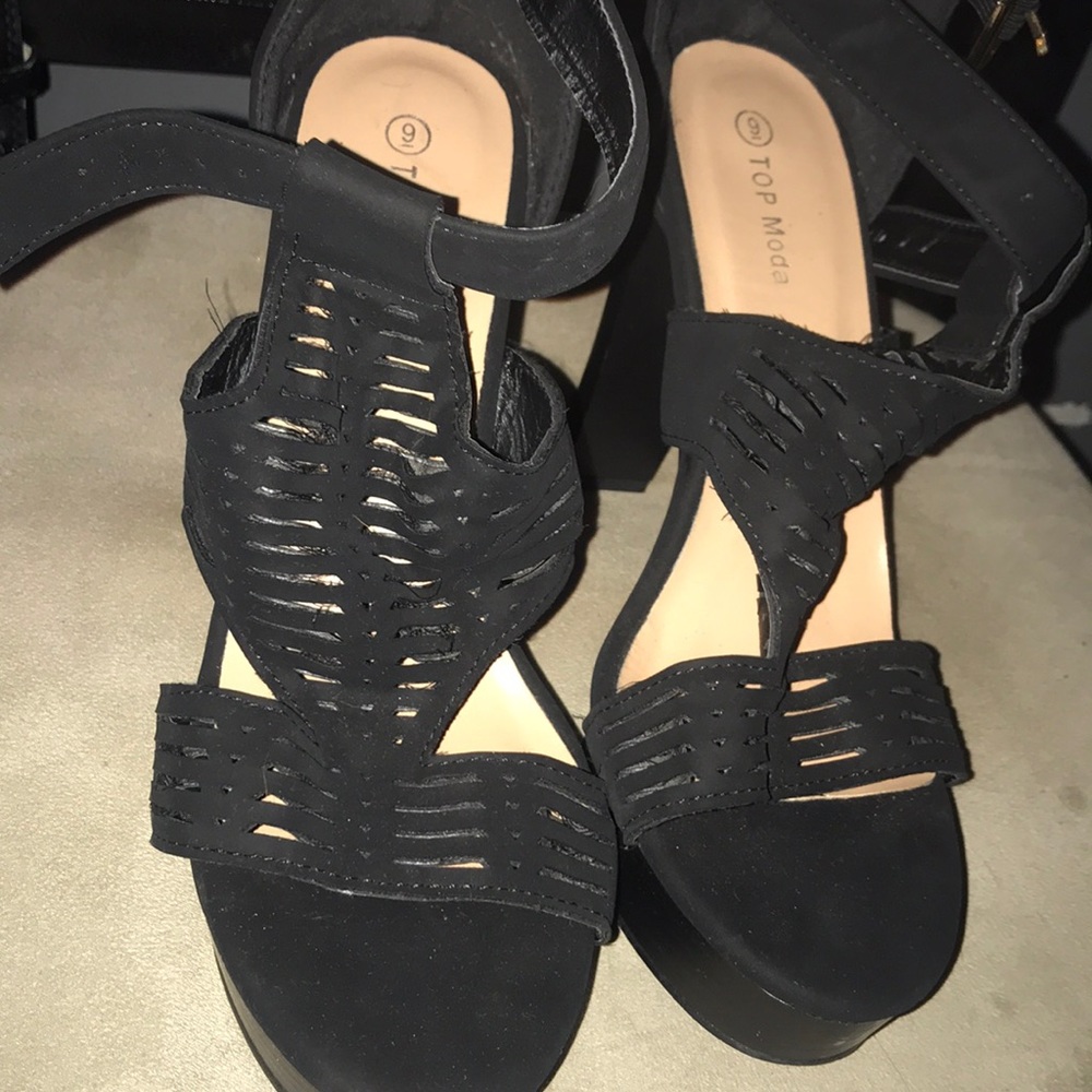 Heels - Picture 4 of 4